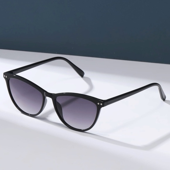 NEW Black Gradient Full Rimmed Cat Eye Style Sunglasses - Picture 2 of 4